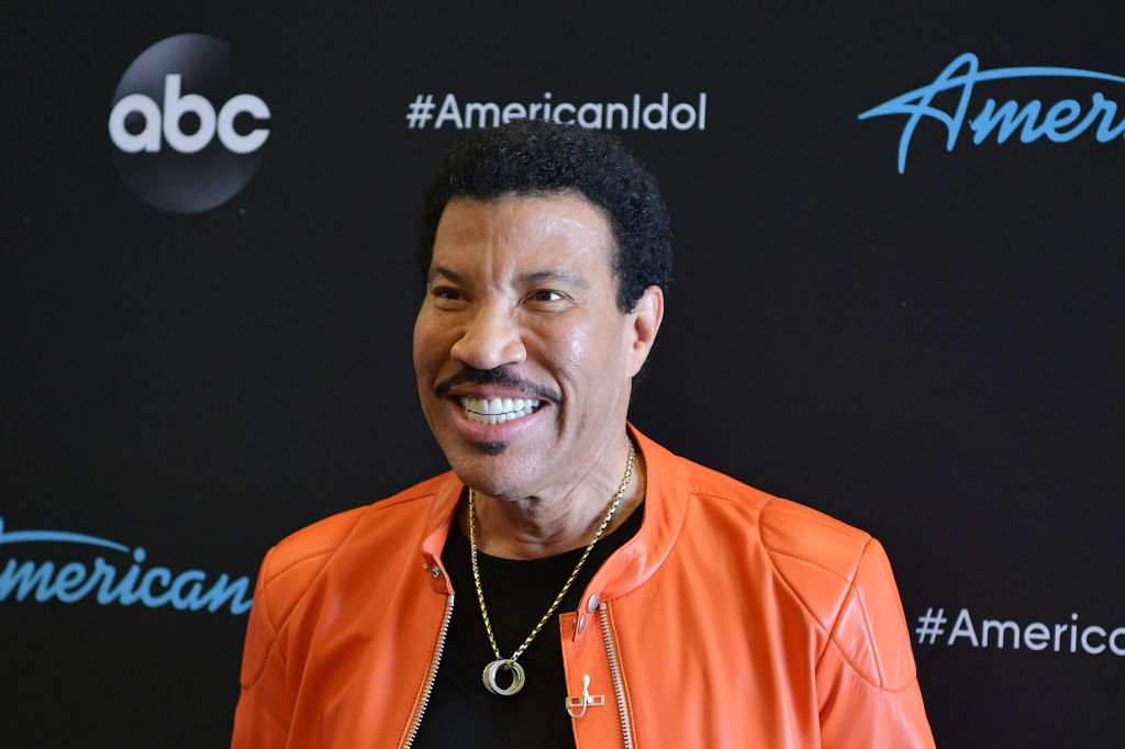 Thumpin’ Battle 29: Lionel Richie vs. Smokey Robinson