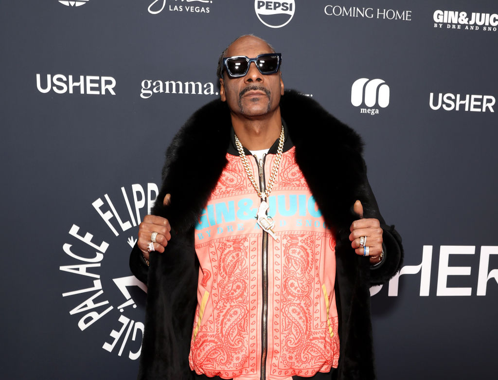 Flipper's Roller Boogie Palace Big Game After Party Celebrating The Release Of "Coming Home" By Usher And "Gin & Juice" By Dre And Snoop At Encore Beach Club At Wynn Las Vegas, Snoop Dogg Thanks 'Nephews' Drake And Kendrick For Their Rap Beef